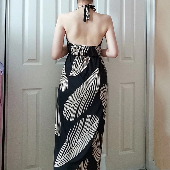 ๐ Cute Flowy Beach Dress๐ - Picture 3 of 3